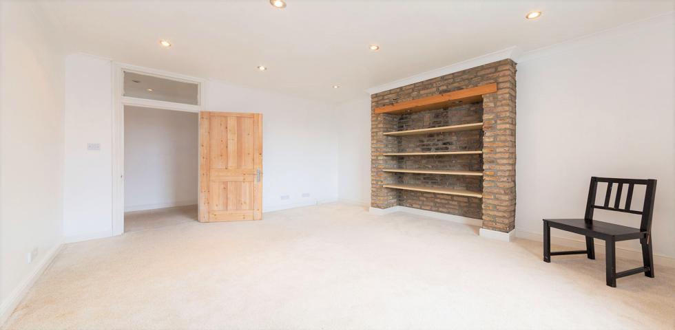 			3 Bedroom, 1 bath, 1 reception Flat			 Mill Lane, West Hampstead, WEST HAMPSTEAD